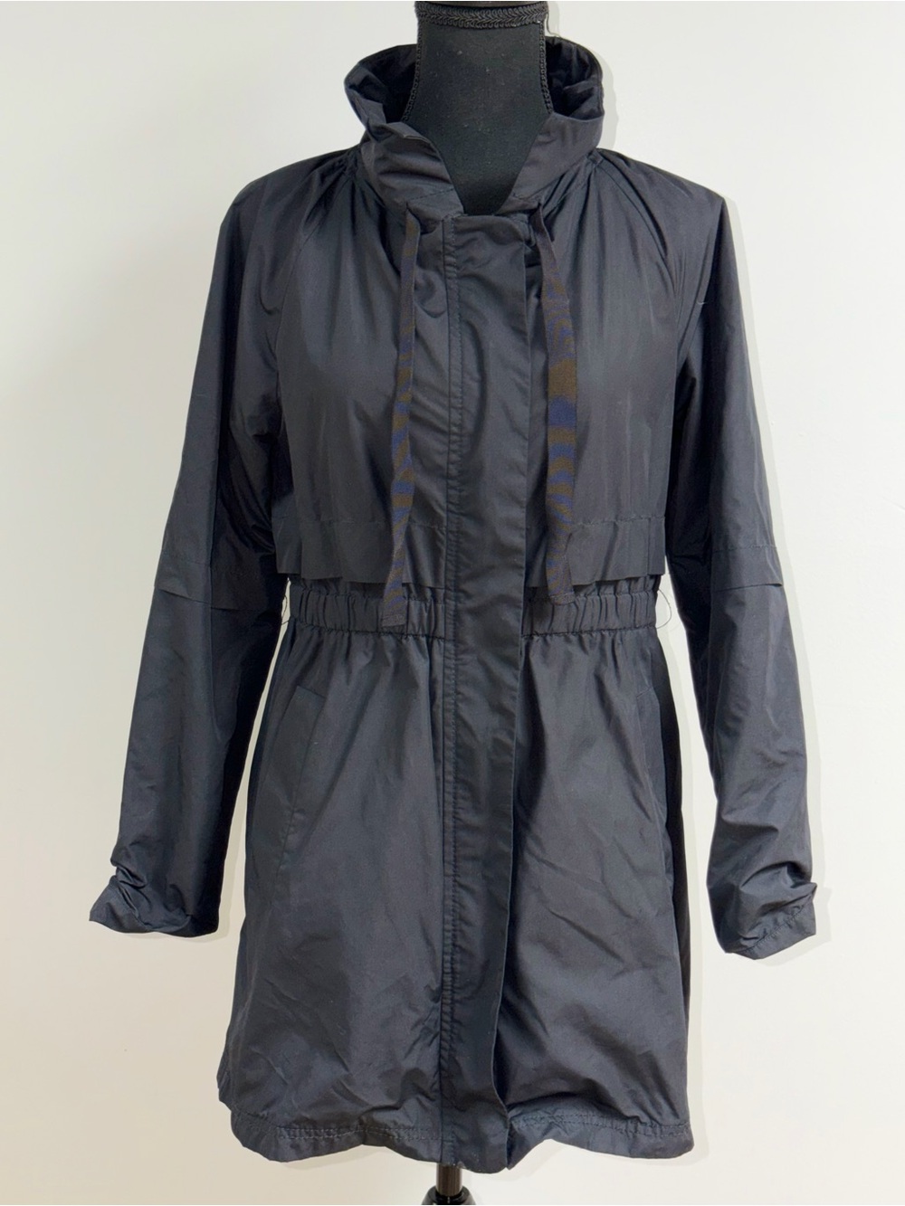 LOFT Tiered Windbreaker Utility Jacket Black Hooded Smocked Waist Anorak Coat S